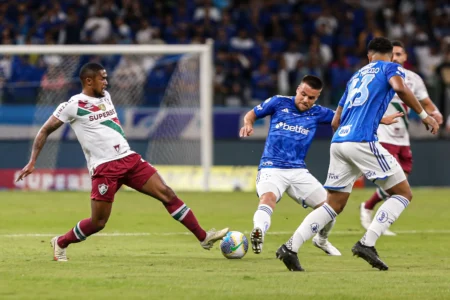 Desempenho do Fluminense: Douglas Costa e Renato Augusto tiveram as piores atuações contra o Cruzeiro; avalie o time