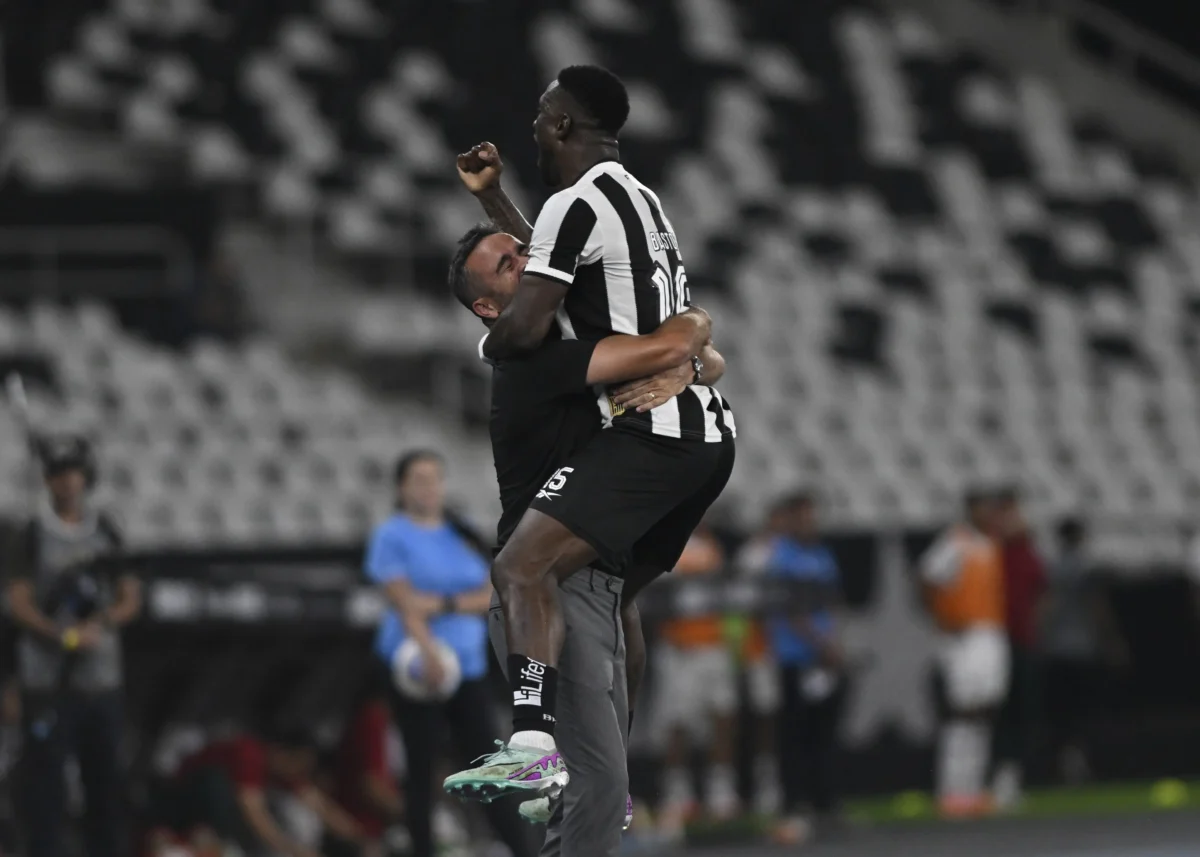 Em uma das melhores performances do Botafogo com Artur Jorge, Fluminense vence por 1 a 0 a partida.