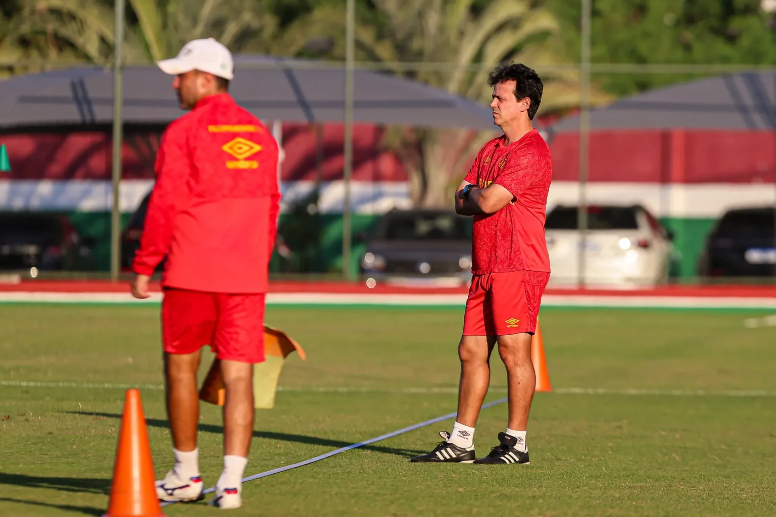 "Escalação do Fluminense: Diniz conta com retorno de jogadores suspensos e treinamento no sábado define time para o Fla-Flu"