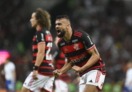 "Fabricio Bruno marca gol da vitória do Flamengo e comenta jogo especial contra o Cruzeiro: 'Lei do ex é presente'"