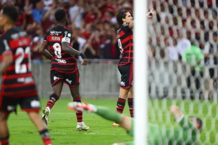 "Flamengo's Pedro revela motivo de pênalti perdido: 'Virei o pé' no momento da cobrança"