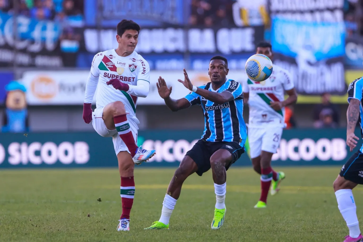 Fluminense acumula pior sequência de derrotas no Brasileirão: Análise e Otimização para SEO