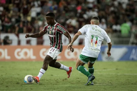 Fluminense comete falhas individuais e irrita torcida contra o Juventude