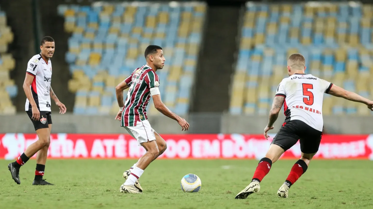 Fluminense Escalação: Alexsander Ausente na Partida Contra o Grêmio; Time a Ser Definido no Sábado