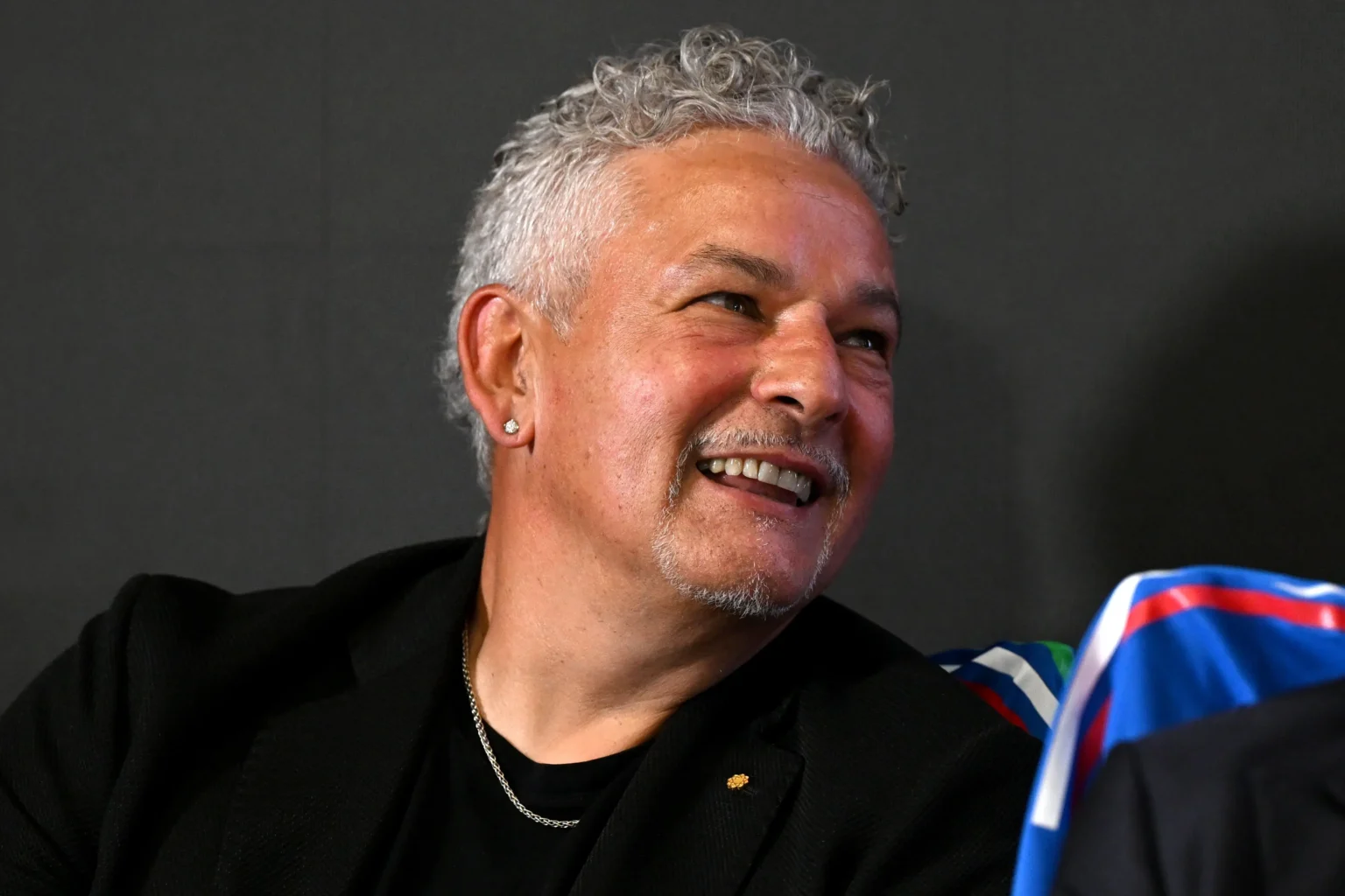 "Lenda do Futebol Roberto Baggio Sequestrado e Agredido Durante Jogo entre Espanha e Itália"