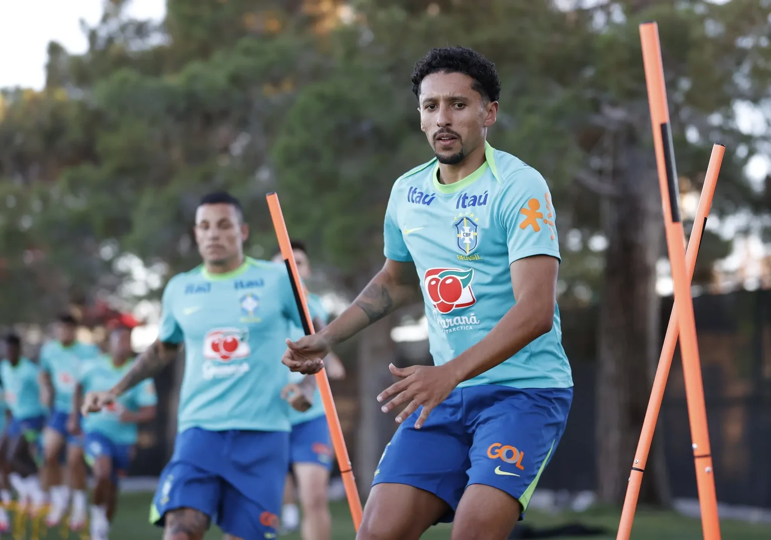 "Marquinhos Enfatiza a Necessidade de Apoio da Torcida Brasileira na Seleção: 'Não Há Tempo para Esperar'"