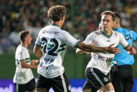 Coritiba: Matheus Frizzo marca gol e se destaca contra o Goiás; avalie as atuações dos jogadores