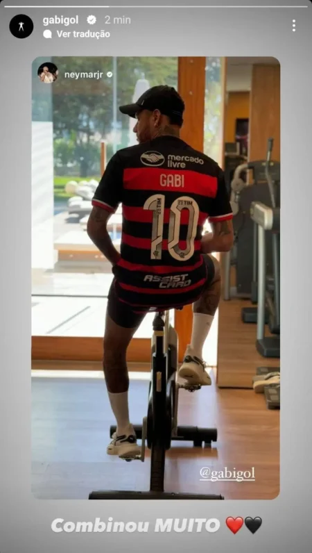 Neymar posta foto com camisa do Flamengo e Gabigol elogia: "Combinou muito"