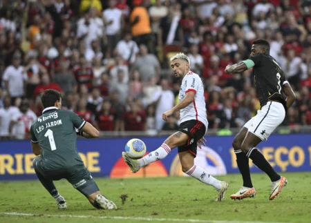 Notas dos jogadores do Vasco: zagueiros e Galdames têm atuação horrenda em vexame pelo time