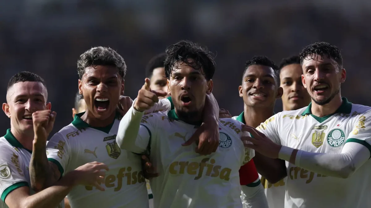 Palmeiras melhora com trocas e vence na resiliência, porém ainda precisa evoluir em seu desempenho.