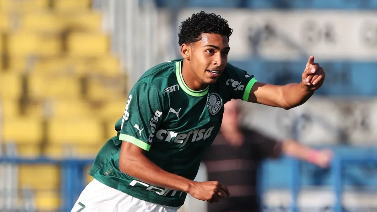 Palmeiras renova contratos de jovens talentos da base: Luighi e Rafael Coutinho