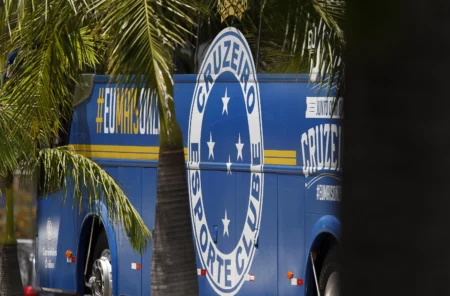 Recuperação judicial: Cruzeiro associação leiloa carro-pipa a ônibus com valores atrativos