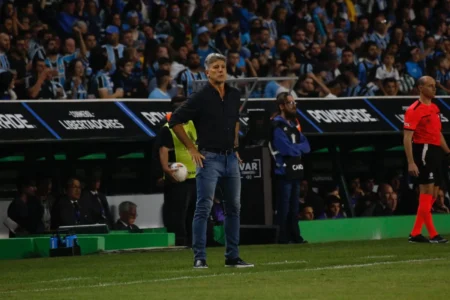 Renato diz que Grêmio não mereceu ser 1º e projetar oitavas da Libertadores com o Fluminense