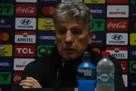 Renato elogia desempenho "absoluto" do Grêmio e destaca foco na liderança do grupo