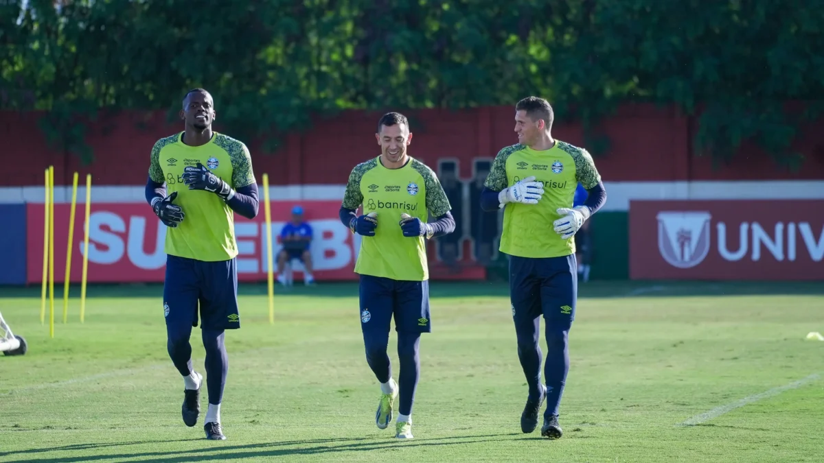 Renato Gaúcho reacende disputa entre os goleiros do Grêmio: "Não há titular definido"