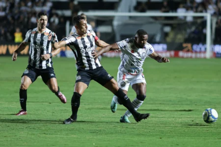 Santos tropeça nas próprias pernas e vê rivais disputando decisões na Série B
