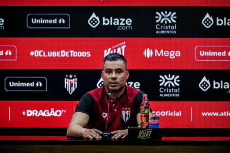 Técnico do Atlético-GO aponta finalização como maior desafio da equipe
