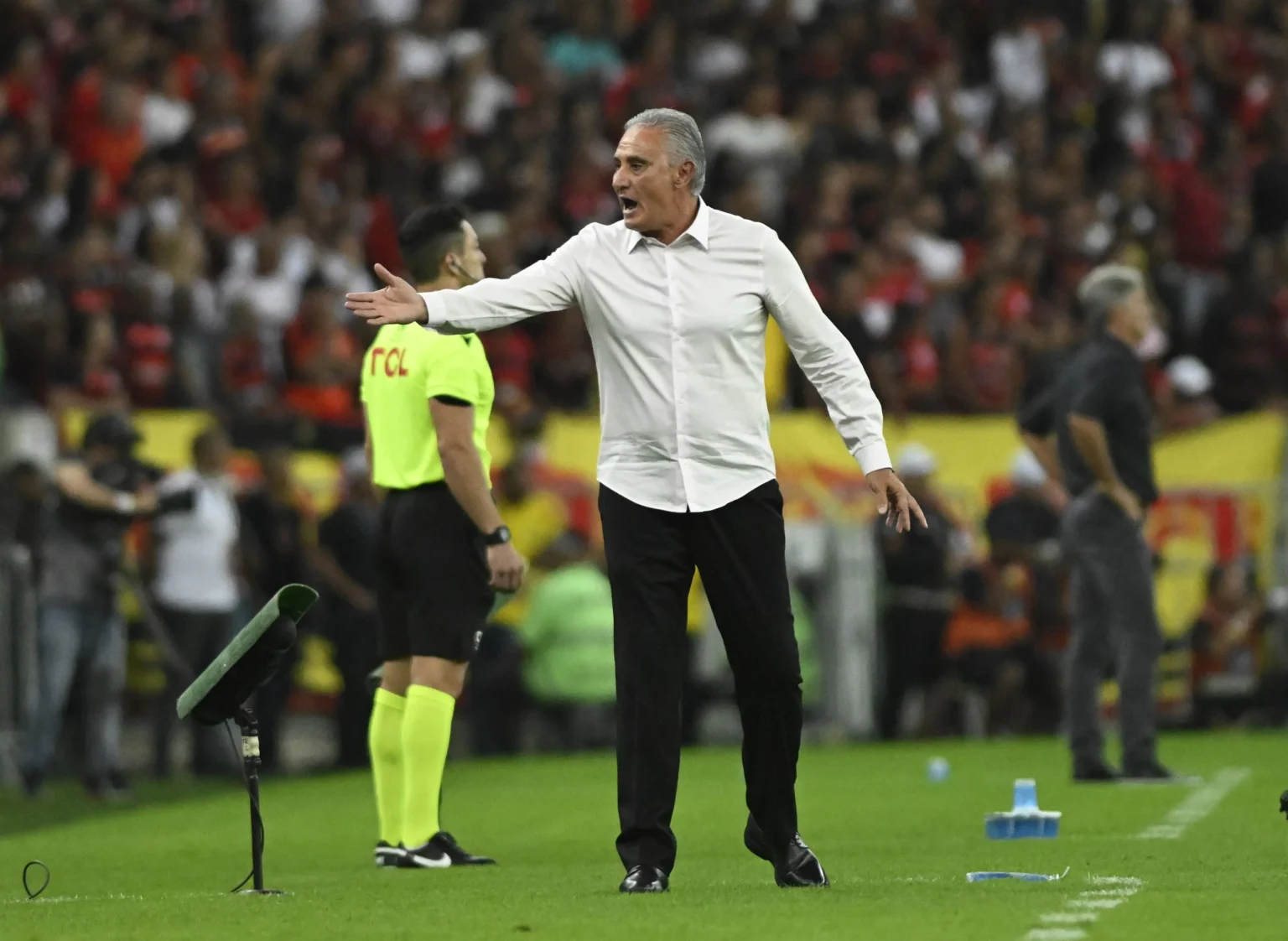 Tite encontra soluções para o Flamengo em meio a crescente número de ausências