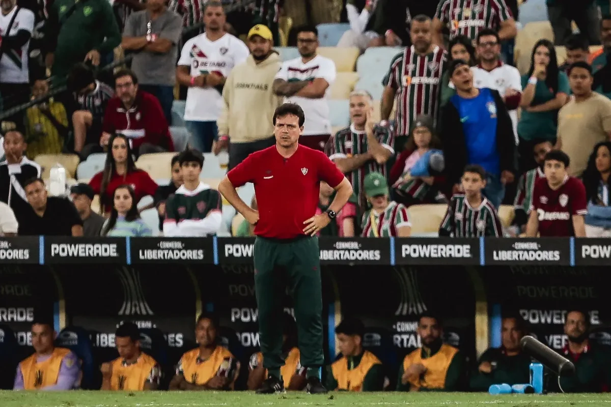 Torcedores escalam Fluminense com Marquinhos no ataque para clássico contra Botafogo