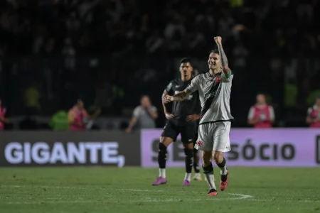 Vasco da Gama Demonstra Solidez Defensiva e Combatividade contra o Botafogo, Apesar de Limitar-se no Ataque