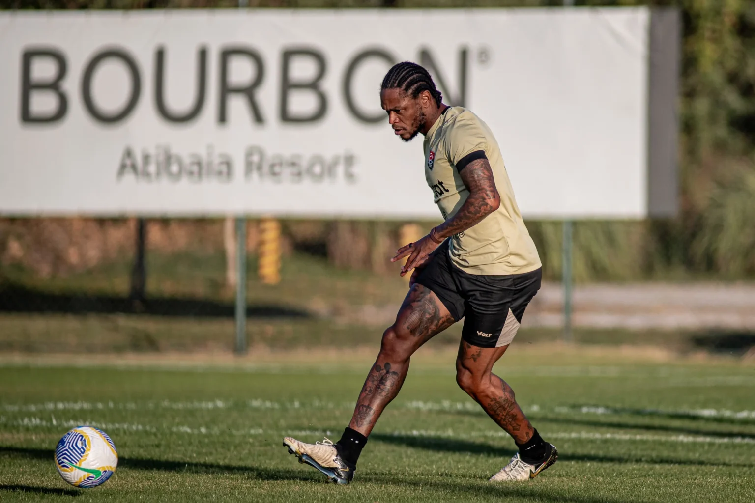 Vitória x Bragantino: Escalação Provável e Desfalques Antes do Jogo