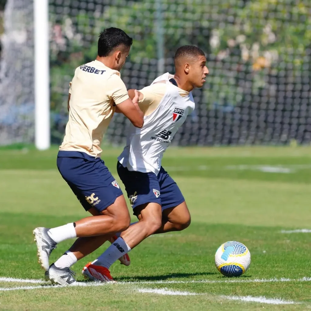 Zubeldía convoca 22 jogadores da base para treino com equipe principal do São Paulo