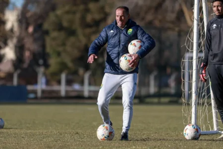 Escalação do Cuiabá: Técnico Petit escala time titular para duelo contra o Fluminense