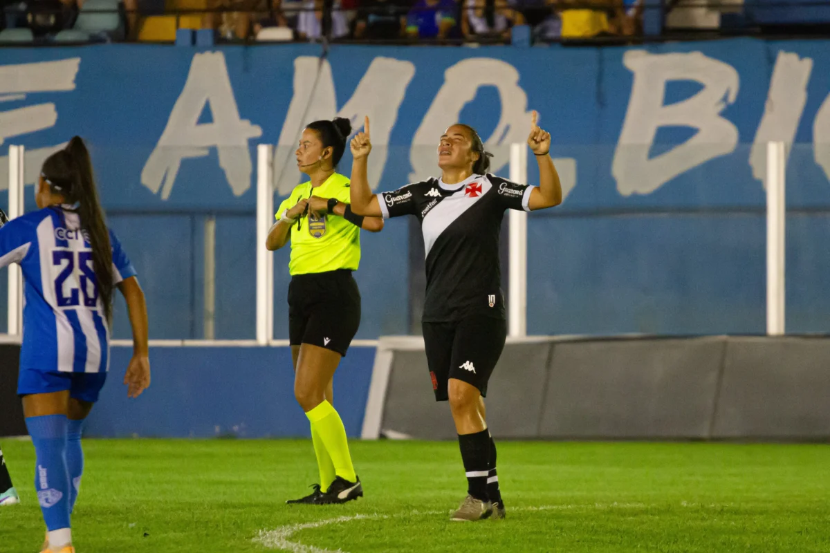 "Graciela Alcança Auge da Carreira no Vasco e Persegue Primeiro Título no Brasil"