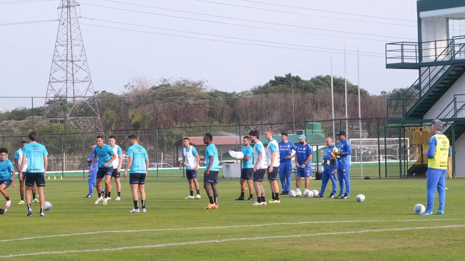 "Grêmio enfrenta desafios na luta contra o rebaixamento e na Copa do Brasil: análise do desempenho após a pausa"