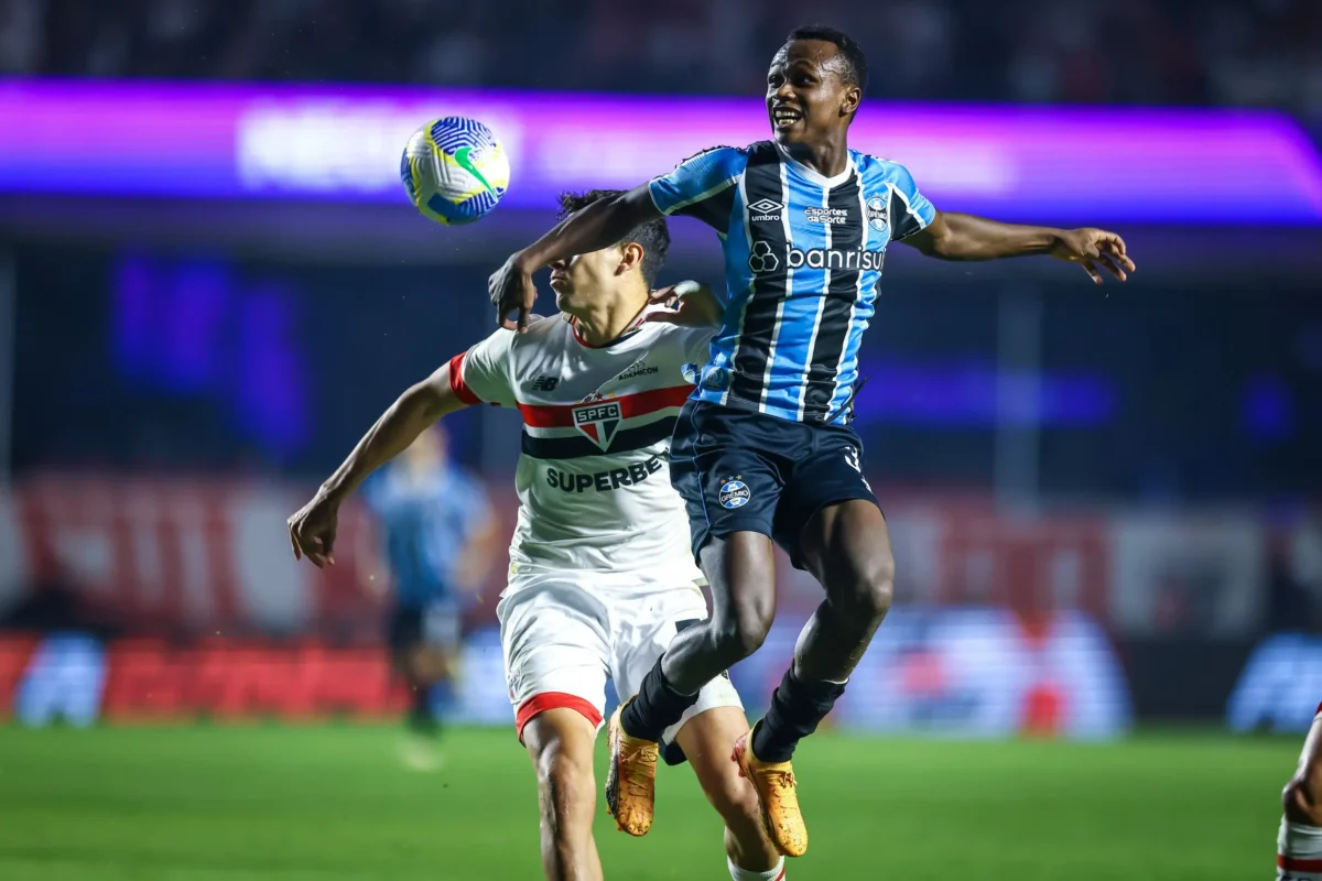 Grêmio enfrenta desfalque de Nathan Fernandes diante do Vitória, porém tem três jogadores de volta