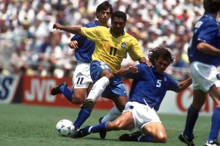 Memórias do Tetra: As Lendárias Batalhas de Maldini contra Romário na Copa de 94 - "Um dos Poucos que me Surpreenderam"