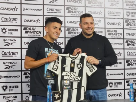 "Almada, do Botafogo, Elege o Melhor Jogador Argentino da História do Futebol Brasileiro"