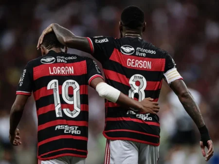 "Alternativas de Tite para o Ataque do Flamengo contra o Fortaleza na Ausência de Bruno Henrique e Cebolinha"