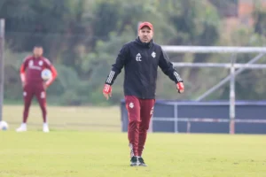 "Análise da Escalação do Internacional: Coudet Traça Estratégia Eficaz para Confronto com o Fluminense"