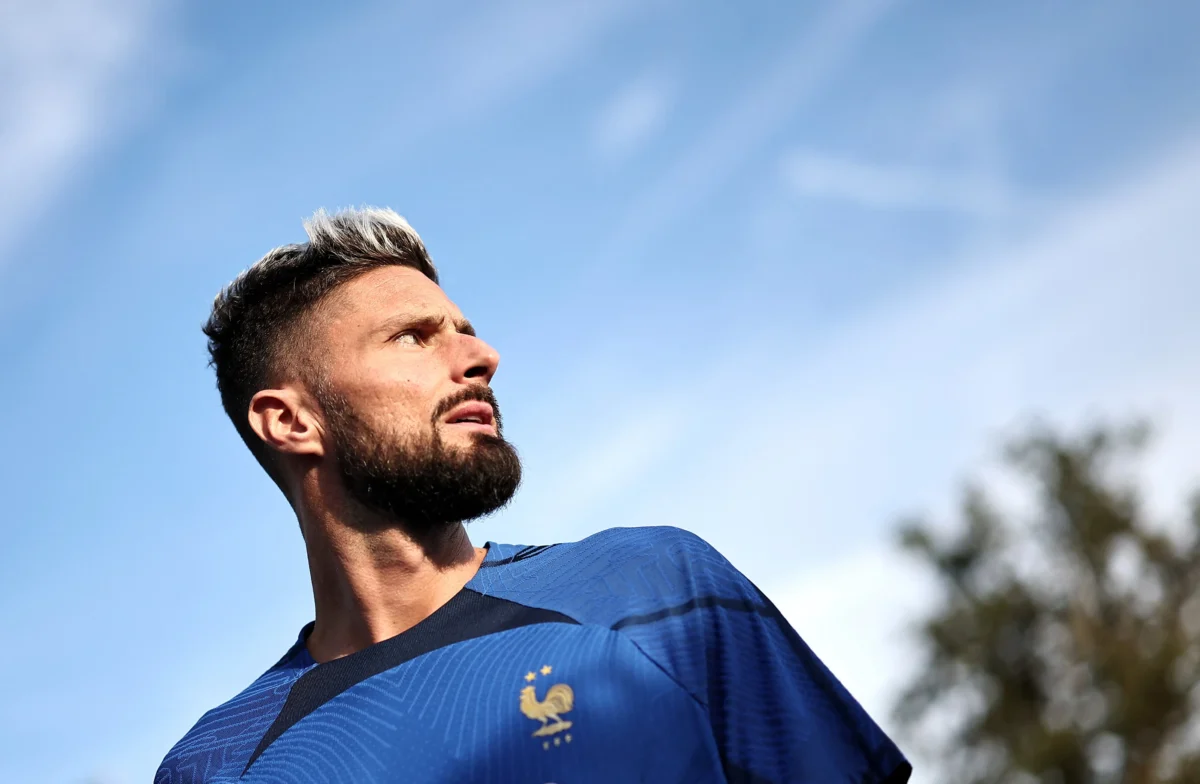 "Aposentadoria de Olivier Giroud: 'Uma lenda nunca diz adeus', diz França"