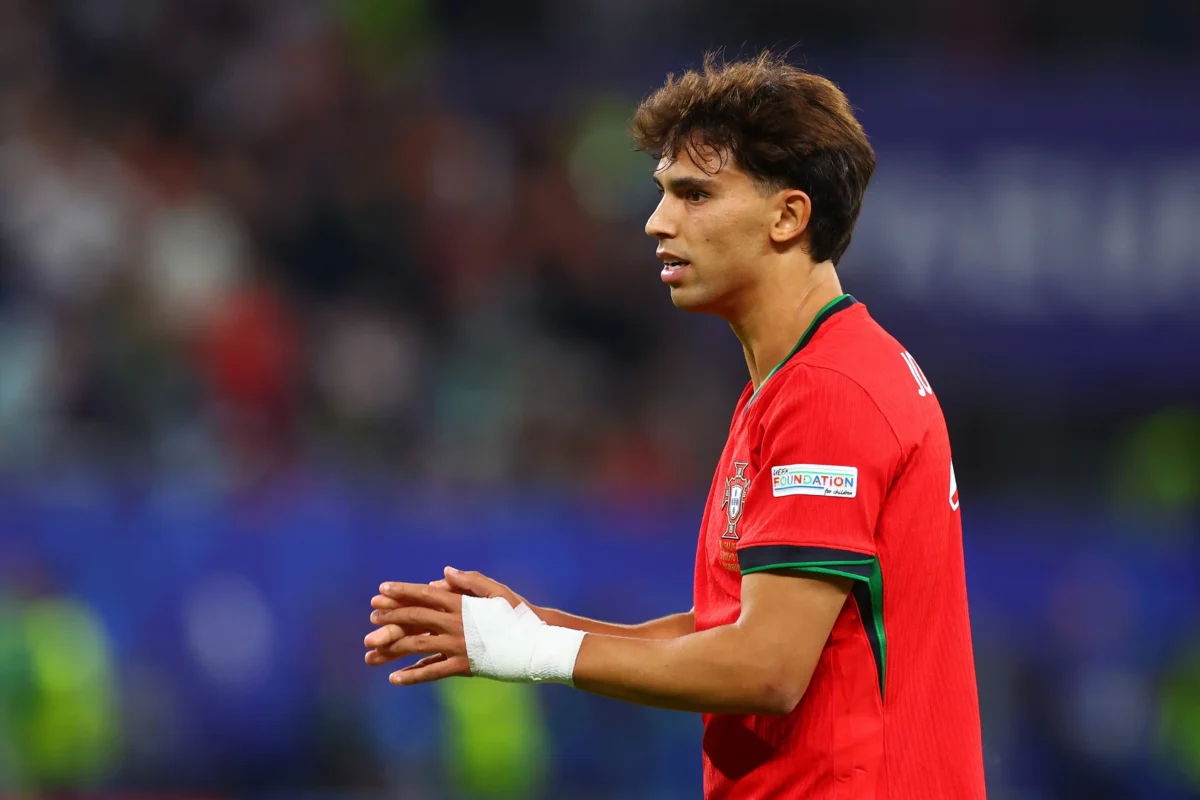 "Aston Villa à Espera de João Félix: Possível Transferência do Atlético de Madrid"