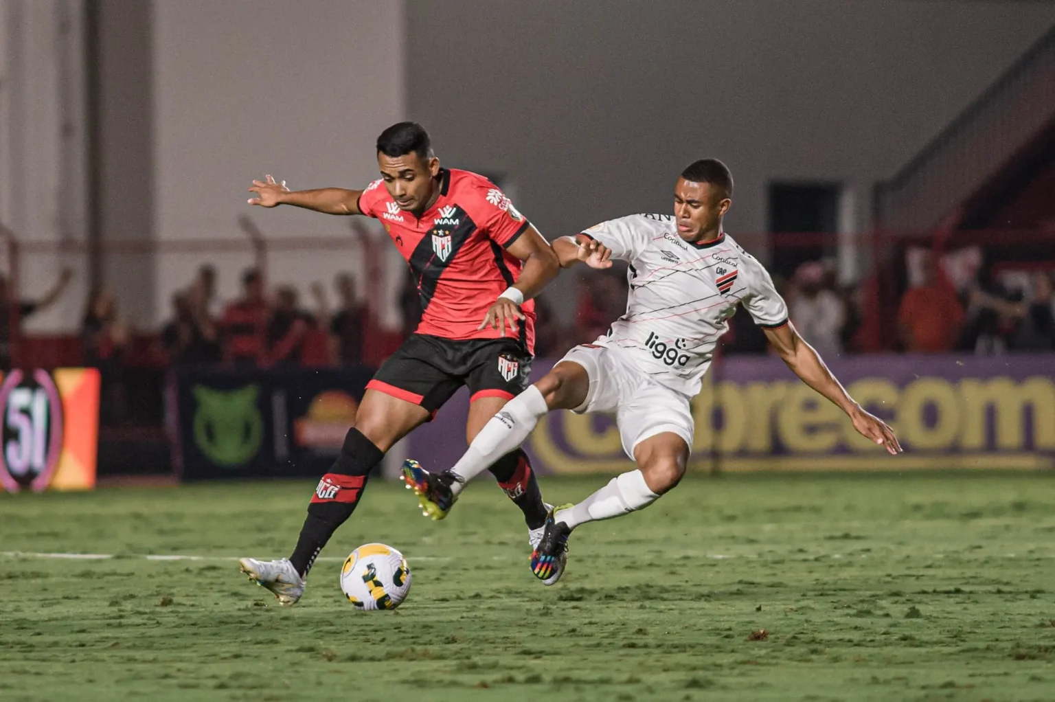 Athletico Paranaense mantém longa invencibilidade ante o Atlético-GO; saiba o histórico dos confrontos