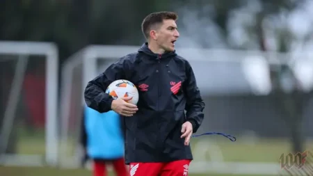 Athletico-PR se prepara para confronto com o Cerro Porteño; jogadores retornam ao time