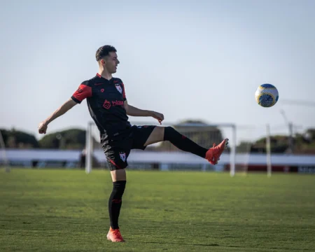 "Atleta do Atlético-GO Reconhece Desempenho Abaixo do Esperado e Promete Melhorias"