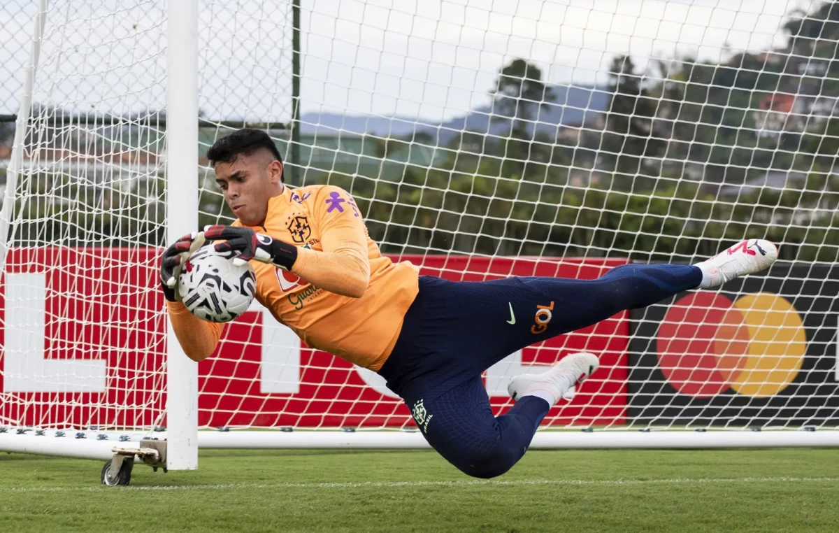 Atleta Promissor do Athletico e Recordista da Base, Mycael faz Estreia como Titular no Domingo; Conheça