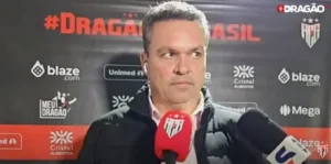 "Atlético-GO: Adson Batista Critica Pior Atuação da Equipe no Campeonato"