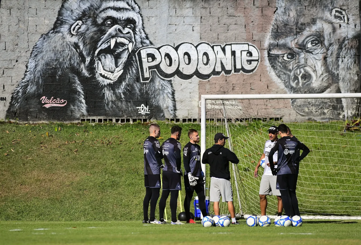 Ausência de Pedro Rocha abre oportunidade para a estreia de novo goleiro da Ponte Preta em 2024