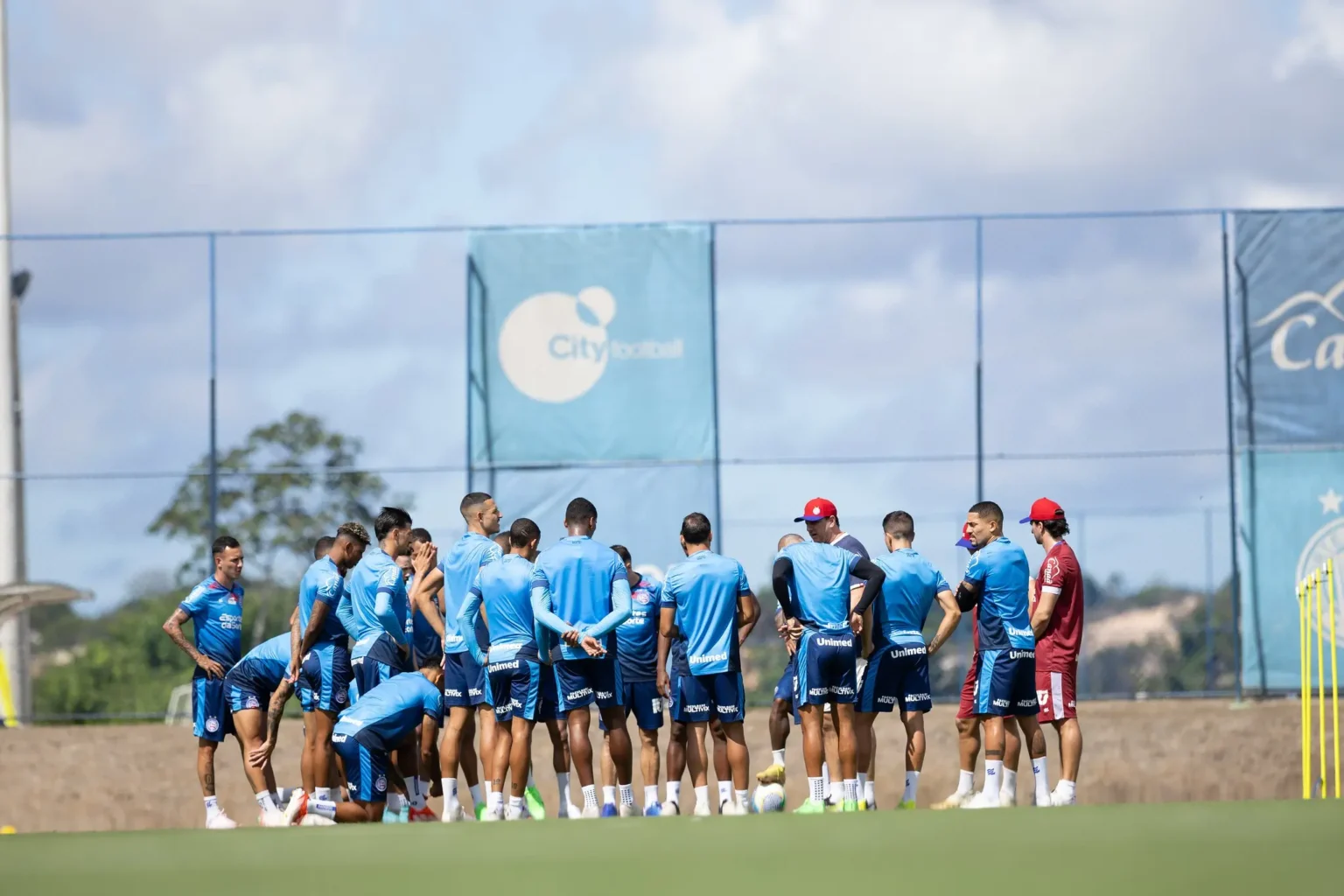 "Bahia Busca Retorno ao G-4 e Ampliação de Tabu Contra o Corinthians em Casa Cheia"