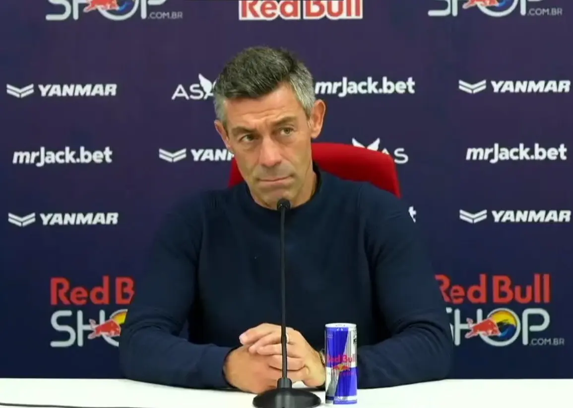 "Bragantino impressiona com vitória sobre Athletico-PR, diz Caixinha: 'Esse é o jeito de jogar'"