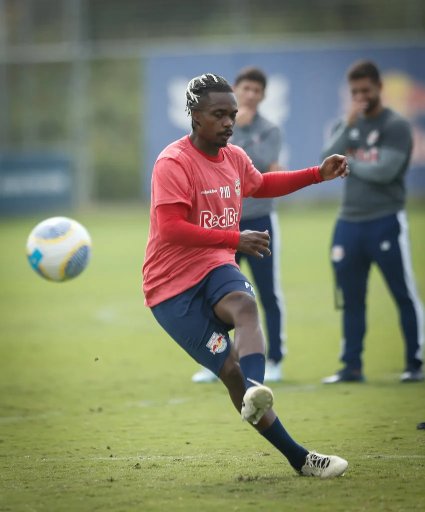 "Bragantino Realiza Treinamento Tático e se Prepara para Confronto Contra o São Paulo"