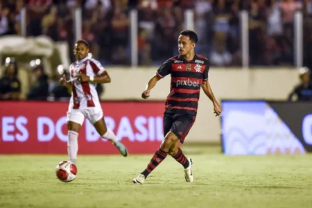 "Bragantino Reforça Interesse por Matheus Gonçalves; Proposta Atrai Flamengo, mas Percentual de Negociação Cria Obstáculo"