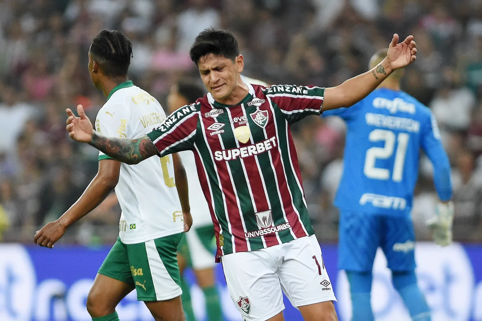 Cano, Peça-Chave do Fluminense, Ganha Destaque Mesmo em Período de Baixa Forma