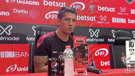 "Chegada de Reforços Decisiva para Vitória Histórica do Flamengo sobre o Palmeiras, Afirma Thiago Carpini"