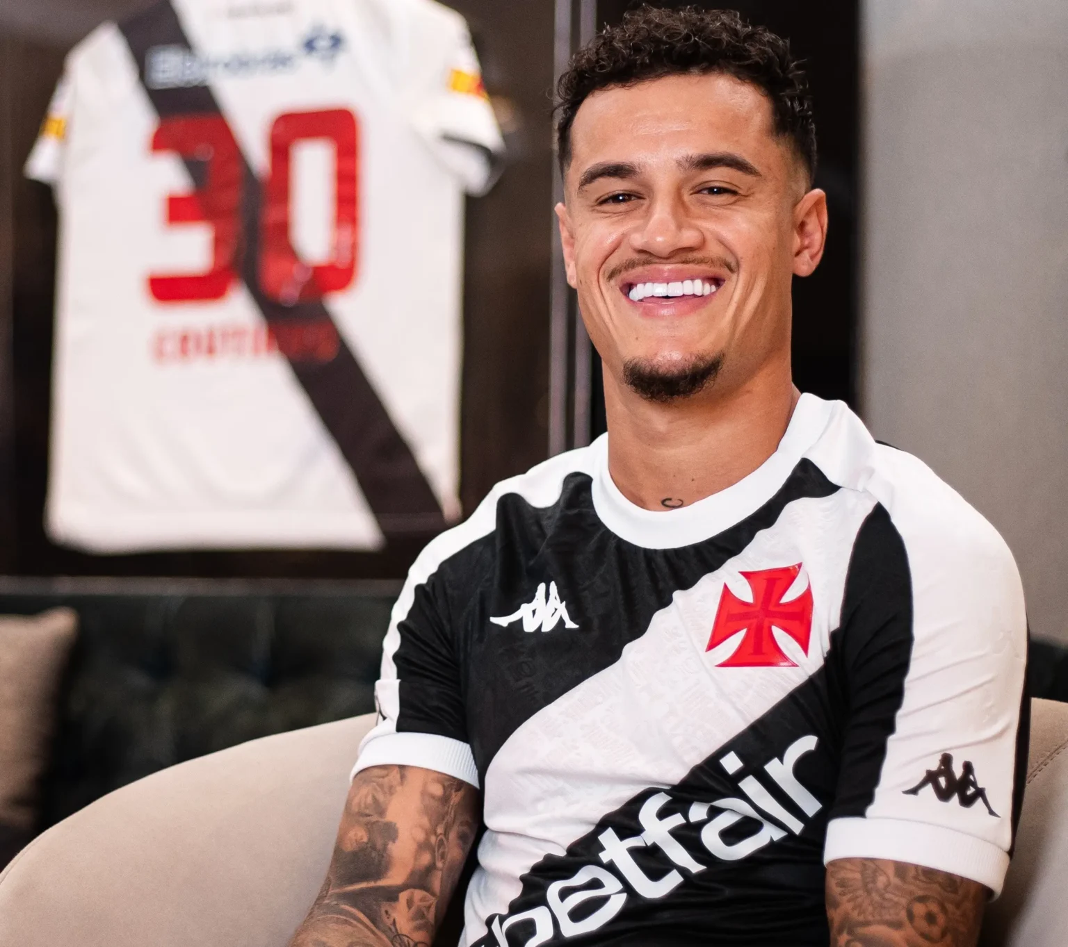 "Cláusula Milionária no Contrato de Philippe Coutinho com o Vasco Dificulta Investida do Flamengo"