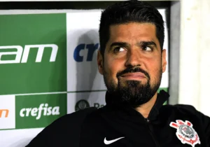 "Corinthians: António Afirma Confiança no Futuro da Equipe e Promete Retornar à Glória"